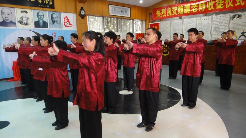 深圳市陈氏太极拳养生馆开馆一周年暨魏勰老师收徒庆典剪影(图3)