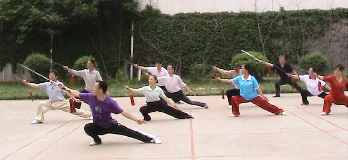 魏勰老师五一节里教拳忙