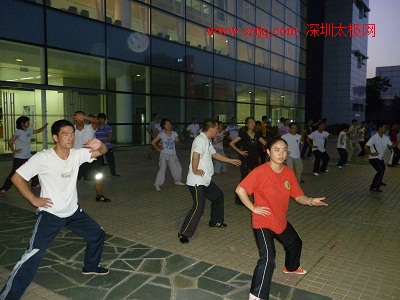 华为员工迎大运积极练习陈氏太极拳