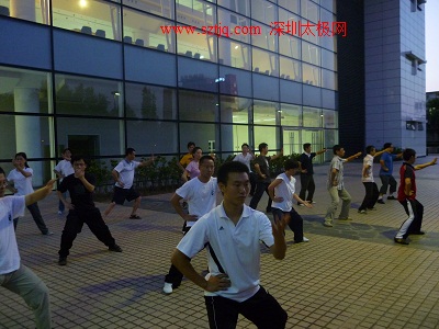 华为员工迎大运积极练习陈氏太极拳