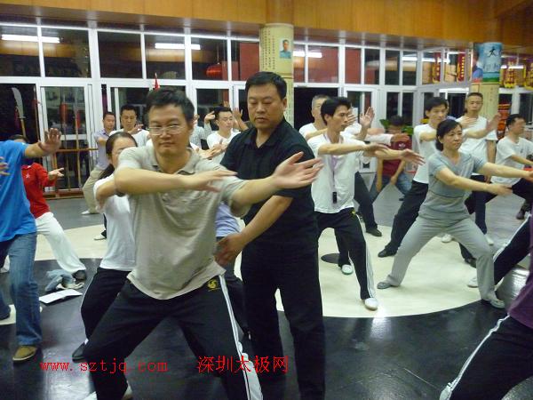 张东武老师来深圳市陈氏太极拳养生馆讲解太极功夫之内劲