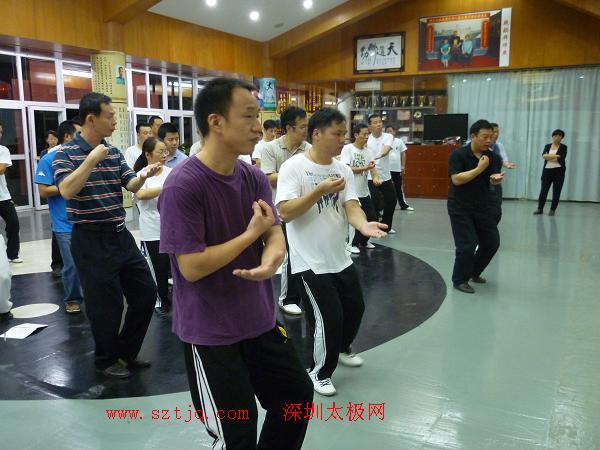 张东武老师来深圳市陈氏太极拳养生馆讲解太极功夫之内劲