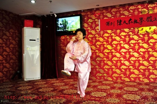 2012贺新年陈氏太极拳养生馆拳友联谊会于元月8号圆满举行