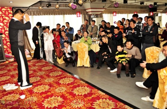 2012贺新年陈氏太极拳养生馆拳友联谊会于元月8号圆满举行