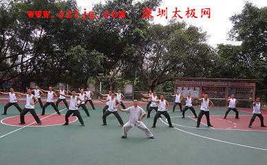 魏勰老师给武警深圳某连队上课