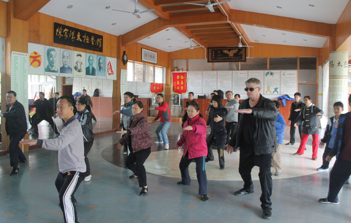 2012年12月30日,魏勰老师为大家讲解太极拳与养生(第二期)