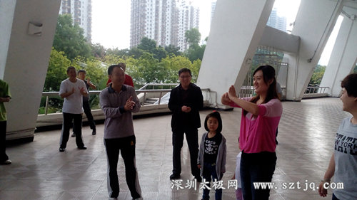 热烈欢迎陈斌陈娟陈媛媛莅临我馆指导
