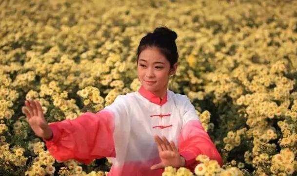 经常练太极拳的人,由此改变自己的生活乃至人生…