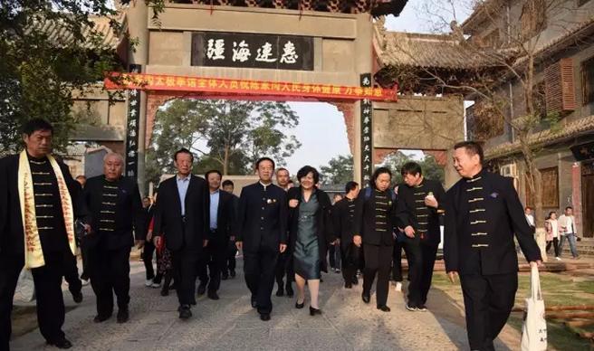 雷鸣中原, 正气浩行, 看一套拳和一个人如何影响世界