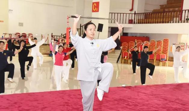 【国际培训】——刀光剑影、所向披靡,“单剑”·“春秋大刀”有气势!