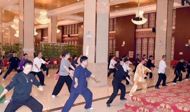 【国际培训】——“二路炮捶”虎虎生威,“新架一路”松活弹抖,“少儿班”蓓蕾初绽!