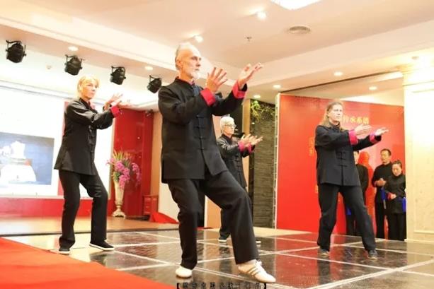 【太极拳名家傅能斌老师收徒仪式】圆满成功举行!