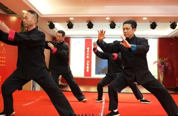 【太极拳名家傅能斌老师收徒仪式】圆满成功举行!